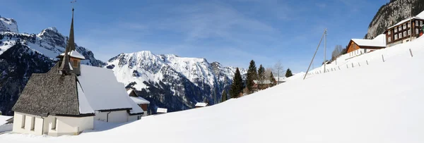 Paisagem montanhosa em Engelberg, nos Alpes Suíços — Fotografia de Stock