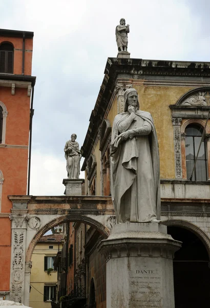Piazza dei Signori en Verona — Foto de Stock