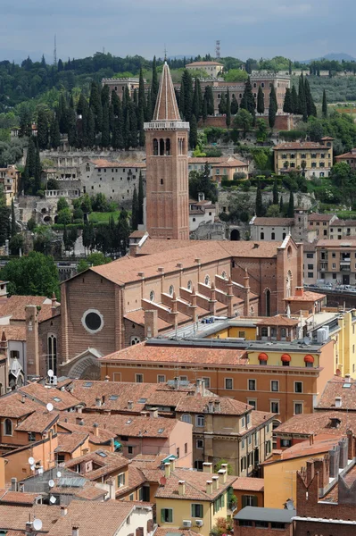 The church ot St Anastasia at Verona on Italy — Stock Photo, Image