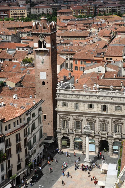 Genel bakış Pazar Meydanı olan erbe, verona, İtalya — Stok fotoğraf