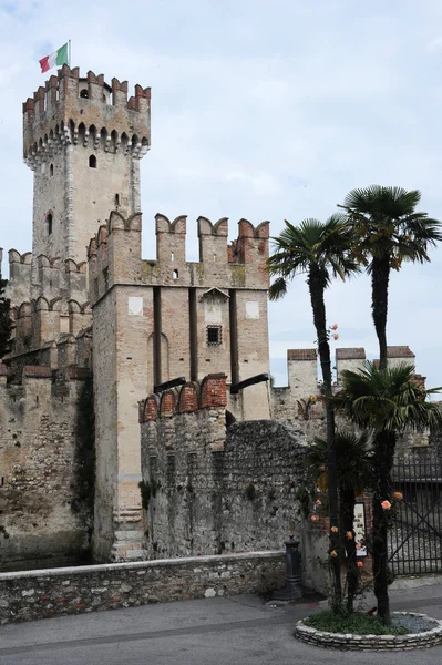 イタリアの simione でロッカ ・ scagliera の城 — ストック写真