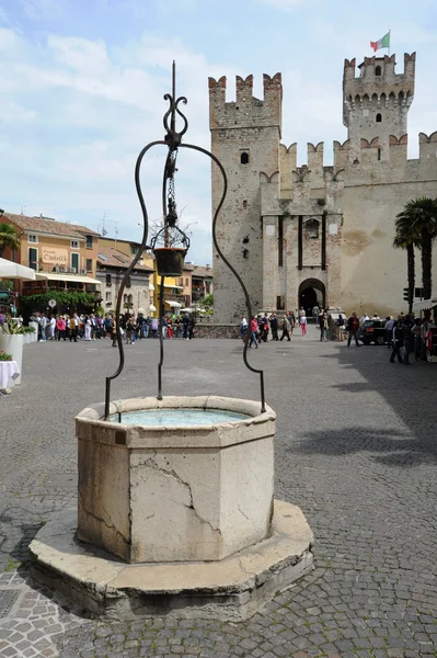 El castillo de Rocca Scagliera en Simione en Italia — Foto de Stock