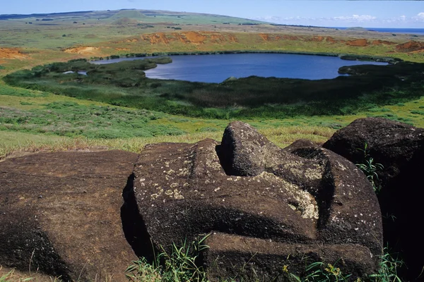 Las hermosas estatuas Moai de la Isla de Pascua en el Pacífico Sur —  Fotos de Stock