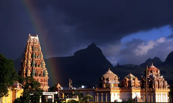 Hindu-Tempel bei Sturm auf maurischer Insel — Stockfoto