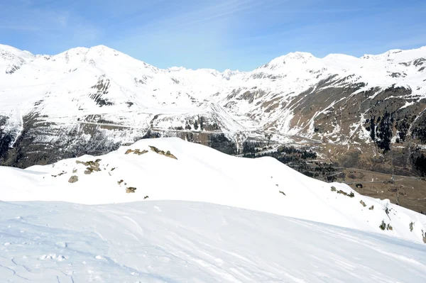 Vista no monte Gotthard nos alpes suíços — Fotografia de Stock