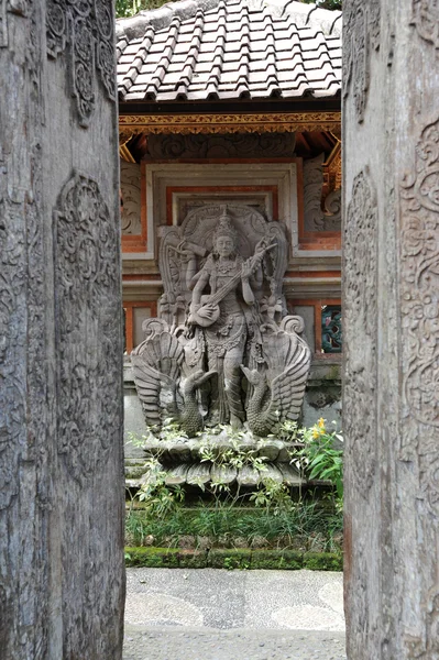 O templo de Dalem em Ubud, na ilha de Bali, Indonésia — Fotografia de Stock