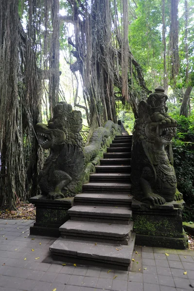 Świątynia dalem w ubud na wyspie bali, w Indonezji — Zdjęcie stockowe