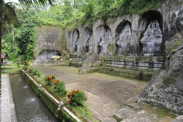 Świątynia gunung kawi w mieście tampaksiring na wyspie bali, w Indonezji — Zdjęcie stockowe