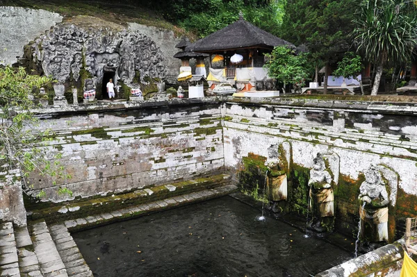 El templo de Goa Gajah cerca de Ubud en la isla de Bali, Indonesia —  Fotos de Stock