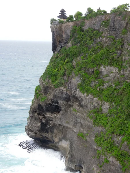 The temple of Uluwatu on the island of Bali, Indonesia — Stock Photo, Image