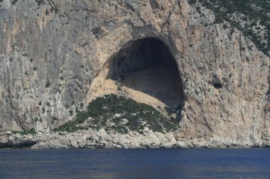cala gonone İtalya Sardinya Adası sahilde