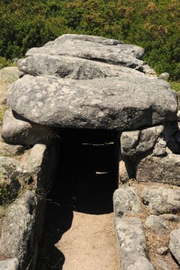 Mezar devleri S'ena ve Thomes Dorgali Sardunya Adası yakınlarında