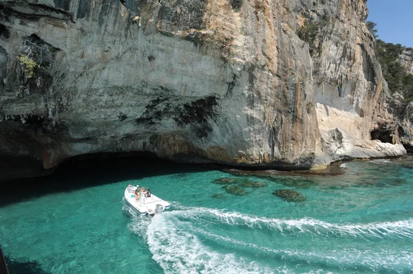 A barlang Bue Marino, Cala Gonone a szigeten, Szardínia, Olaszország — Stock Fotó