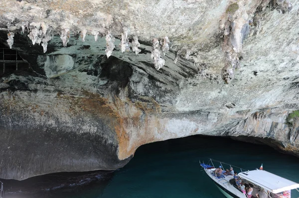 De grot van bue marino op cala gonone op het eiland Sardinië, Italië — Stockfoto