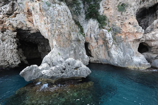 La Gruta de Cormorani en la isla de Cerdeña, Italia — Foto de Stock