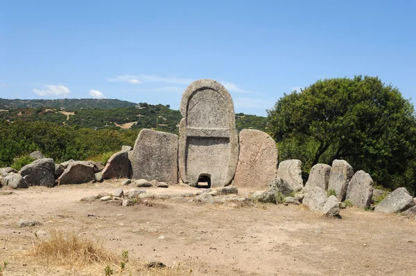 La tumba de los gigantes S 'ena y Thomes cerca de Dorgali —  Fotos de Stock
