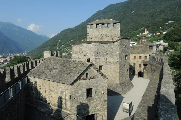 Il castello medievale di Montebello — Foto Stock