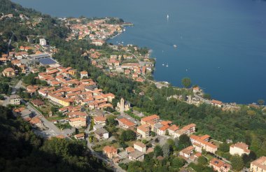 pella Köyü lake maggiore, İtalya üzerinde