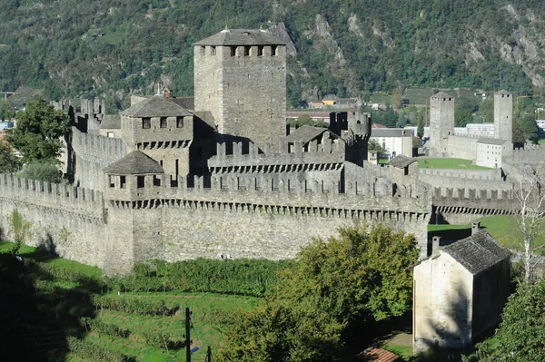 Los Castillos de Montebello y Castelgrande — Foto de Stock