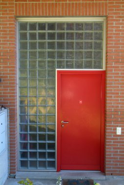 Evin giriş kapısı