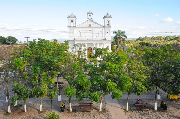 A igreja de Suchitoto — Fotografia de Stock