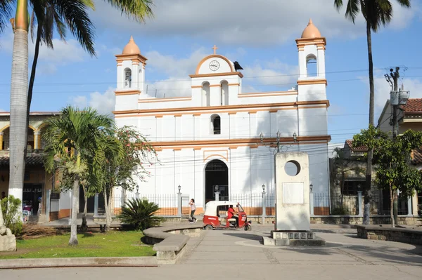 La chiesa coloniale delle rovine di Copan — Foto Stock