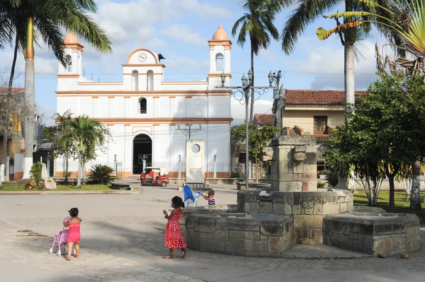 L'église coloniale de Copan ruines Image En Vente