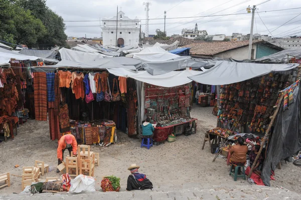 Mercato vicino alla Chiesa — Foto Stock