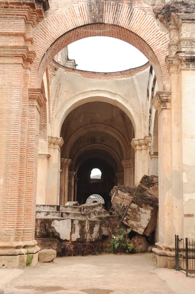 Ruínas da catedral — Fotografia de Stock