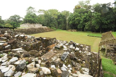 quirigua yıkık adımları