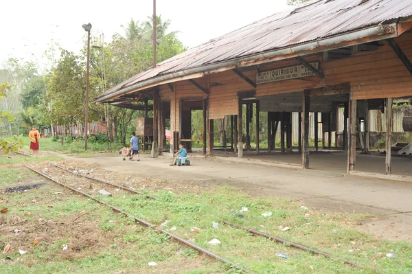 Estação ferroviária abandonada — Fotografia de Stock