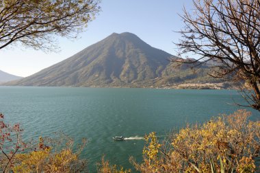 Gölde tekne taşıma