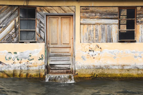 Überschwemmtes Haus — Stockfoto