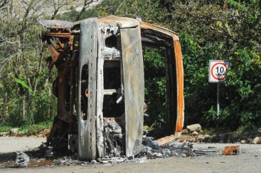 yok ve araç yandı