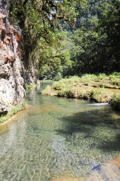 Μνημείο πάρκο της semuc champey — Φωτογραφία Αρχείου