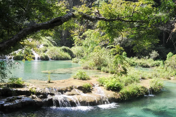 Monument park van semuc champey — Stockfoto