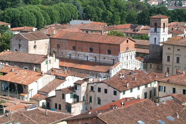 Visão geral na parte antiga de Lucca — Fotografia de Stock
