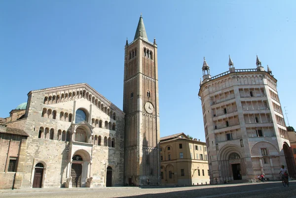 Catedral y baptisterio de Parma — Foto de Stock