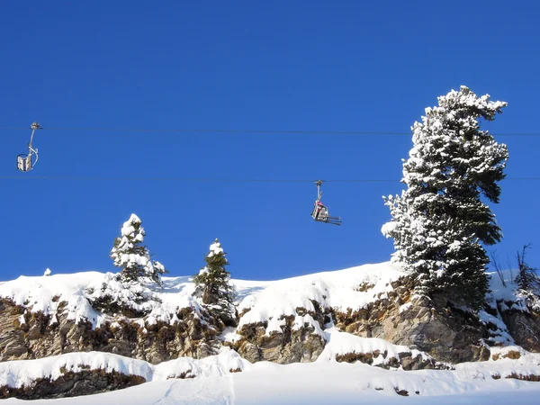 Sci eğimi ve teleferik Engelberg — Stok fotoğraf