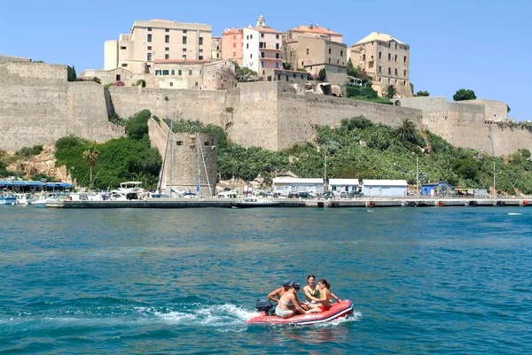 People taking the sun — Stock Photo, Image