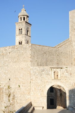 Dobruca Kalenin kapısında Ploce
