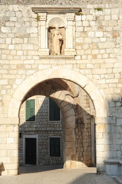 Ploce dveře na pevnost Dubrovník — Stock fotografie