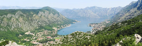 Widok na zatokę kotor — Zdjęcie stockowe