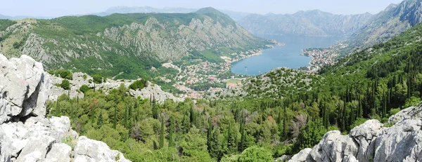 Widok na zatokę kotor — Zdjęcie stockowe