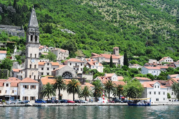 Vila de Perast na baía de Kotor — Fotografia de Stock