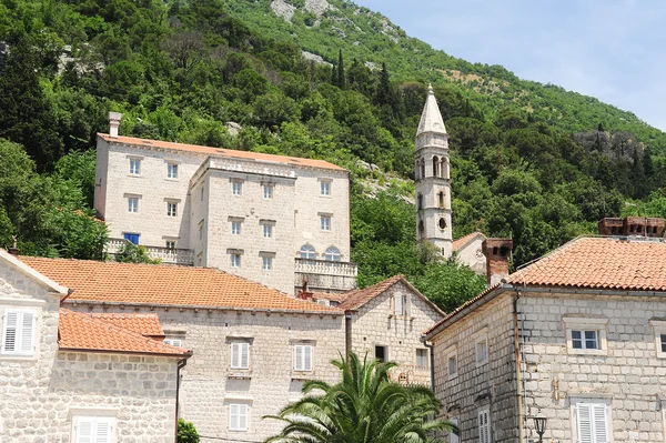 Dorf Perast an der Bucht von Kotor — Stockfoto