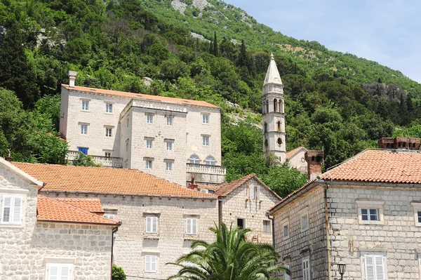 科托尔湾的 perast 的村庄 — 图库照片