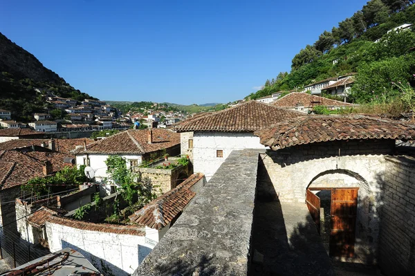 Le vecchie case di berat in albania — Stockfoto