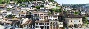berat Arnavutluk üzerinde eski evleri
