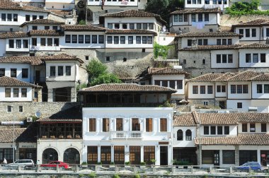 berat Arnavutluk üzerinde eski evleri